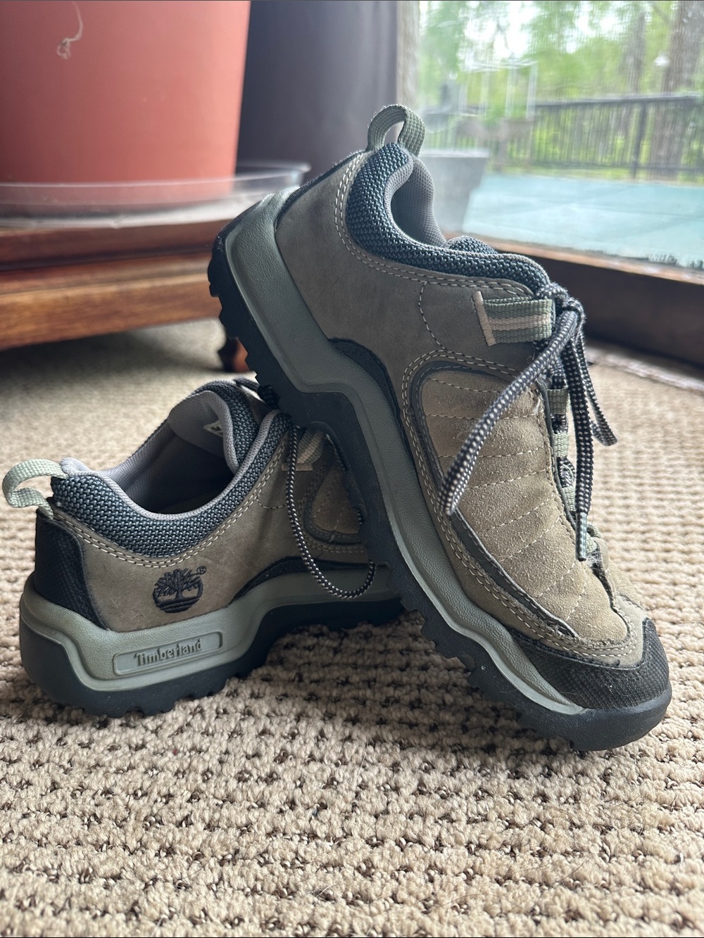 Women’s Timberland Hiking she’s size 5M